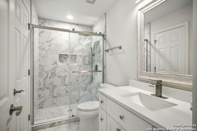 Listing photo id 31 for 7023 Hovingham