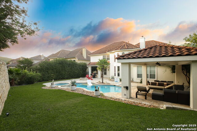 Listing photo id 42 for 7023 Hovingham