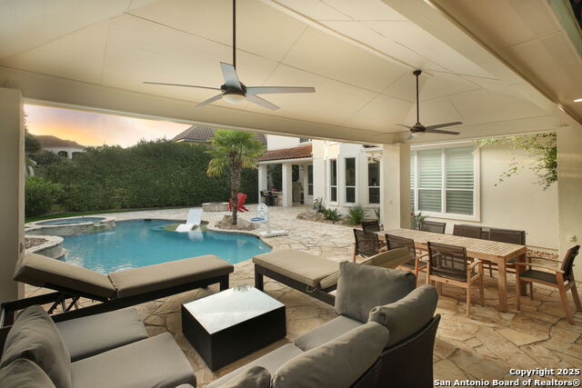 Listing photo id 43 for 7023 Hovingham