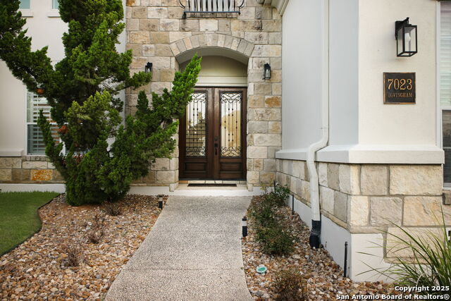 Listing photo id 45 for 7023 Hovingham