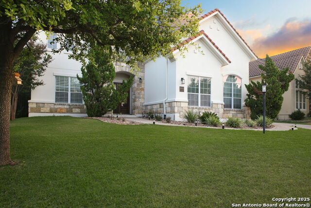 Listing photo id 46 for 7023 Hovingham