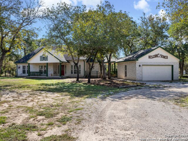 Details for 1010 Wild Flower, Floresville, TX 78114