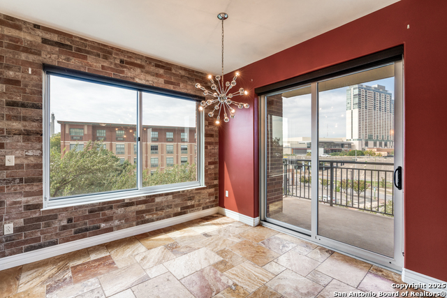 Listing photo id 10 for 215 Center St N Apt 307