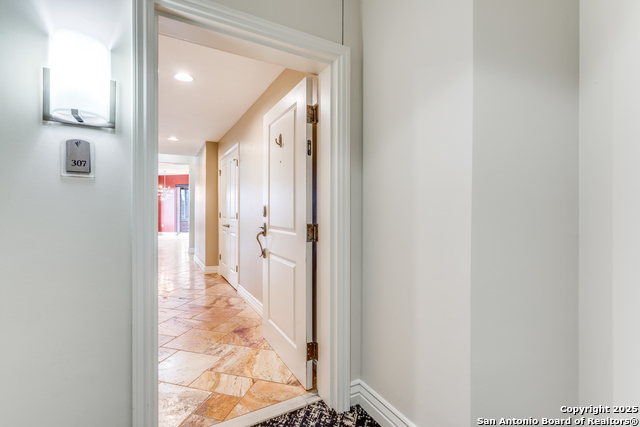 Listing photo id 12 for 215 Center St N Apt 307