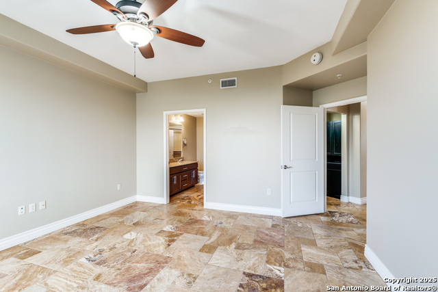Listing photo id 19 for 215 Center St N Apt 307