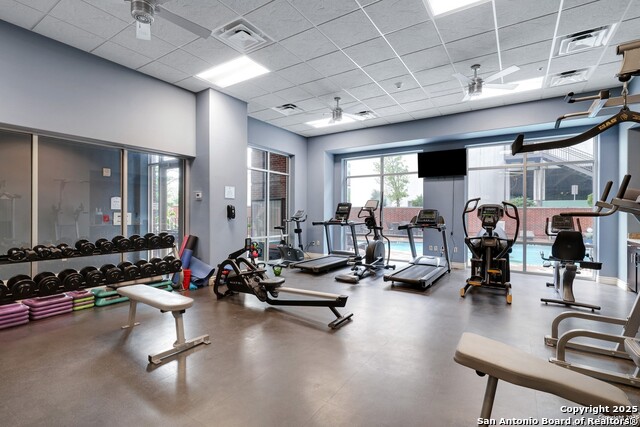 Listing photo id 31 for 215 Center St N Apt 307
