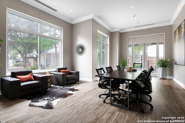 Listing photo id 32 for 215 Center St N Apt 307