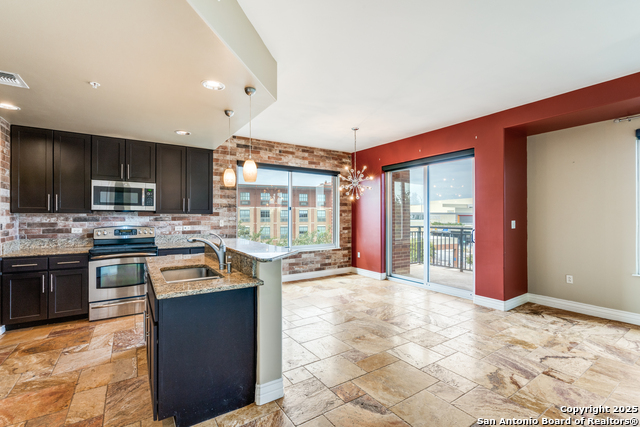 Listing photo id 2 for 215 Center St N Apt 307