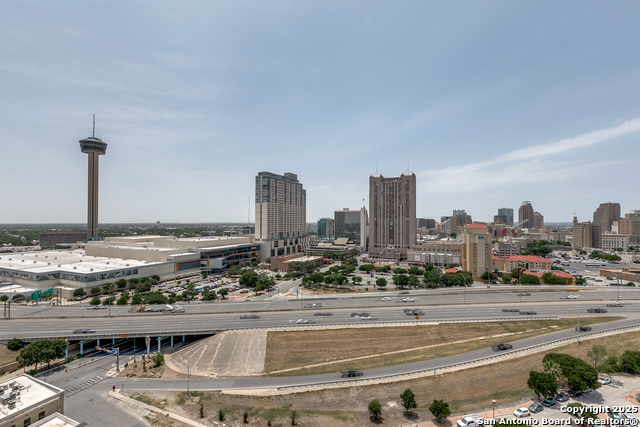Listing photo id 38 for 215 Center St N Apt 307