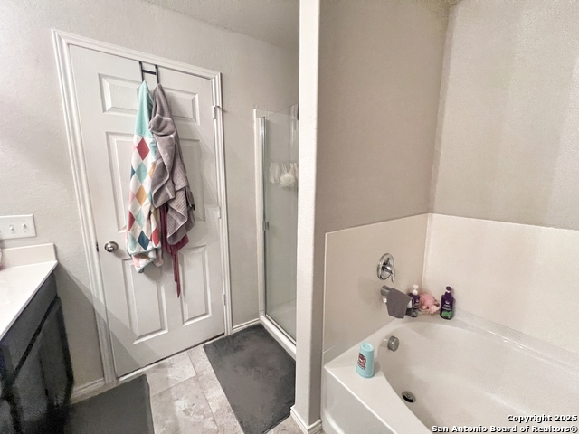 Image 10 of 17 For 415 Harvest Point