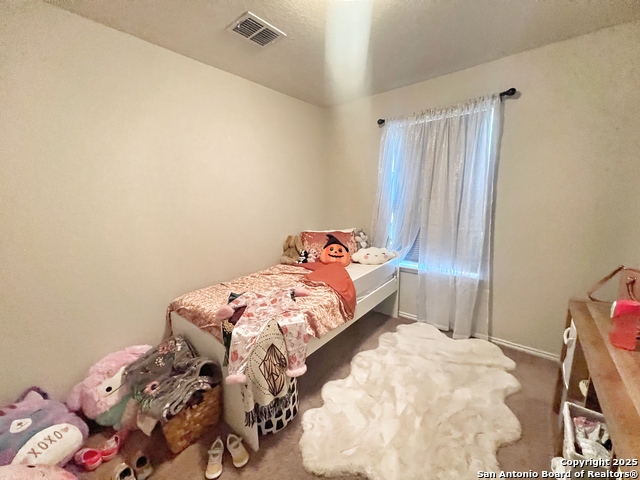 Image 13 of 17 For 415 Harvest Point