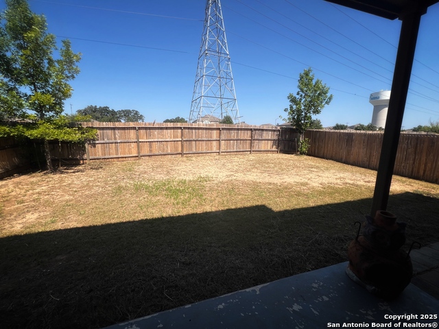 Image 16 of 17 For 415 Harvest Point