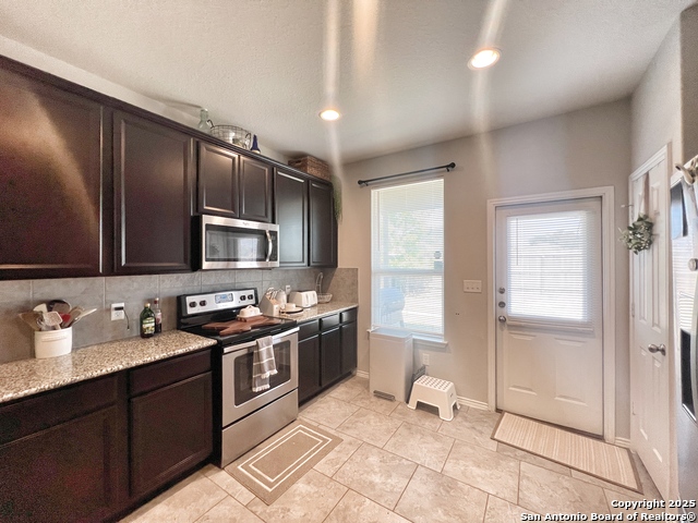 Image 4 of 17 For 415 Harvest Point