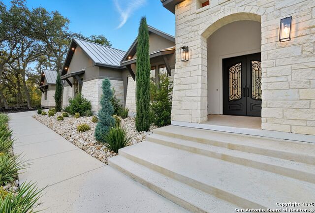 Image 4 of 34 For 26011 Cotaco Creek Tx