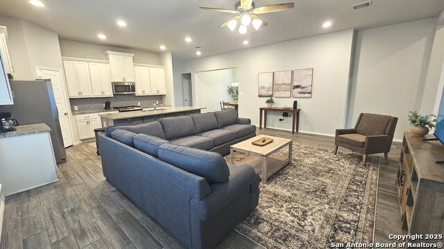 Image 3 of 16 For 9304 Aggie  