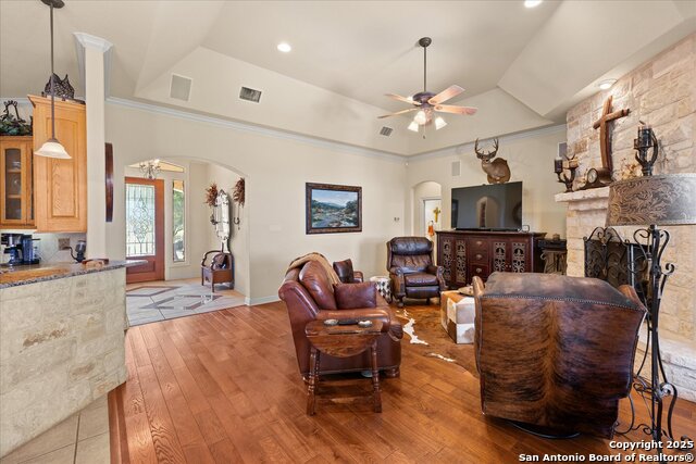 Listing photo id 9 for 34 Cravey Rd