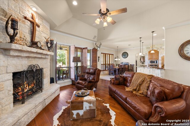 Listing photo id 11 for 34 Cravey Rd