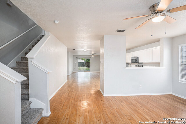 Listing photo id 8 for 658 Crosspoint