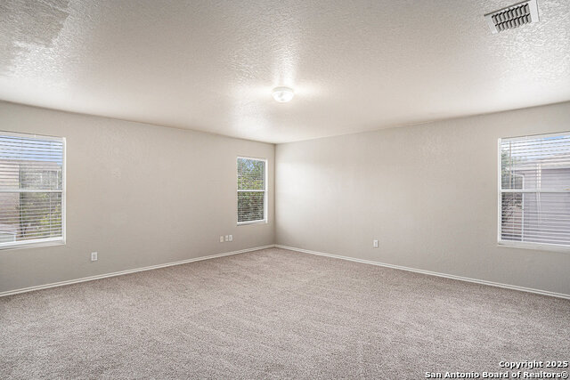 Listing photo id 0 for 658 Crosspoint