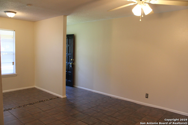 Image 43 of 45 For 923 Vance Jackson  1007