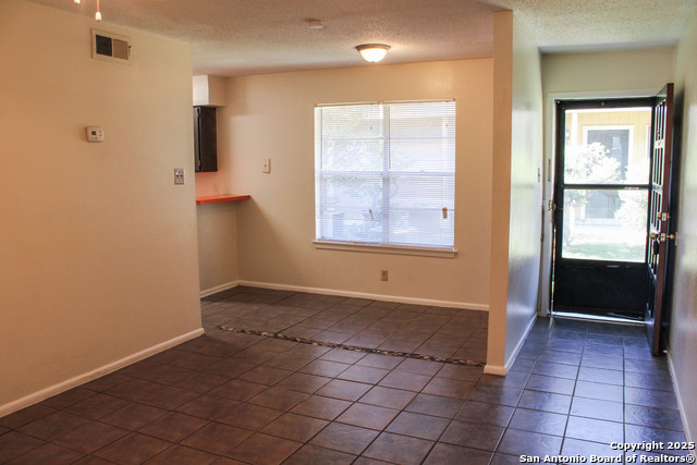 Image 5 of 45 For 923 Vance Jackson  1007