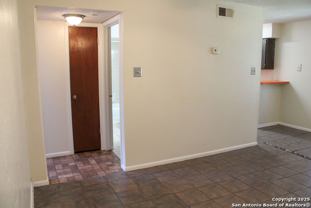 Image 6 of 45 For 923 Vance Jackson  1007