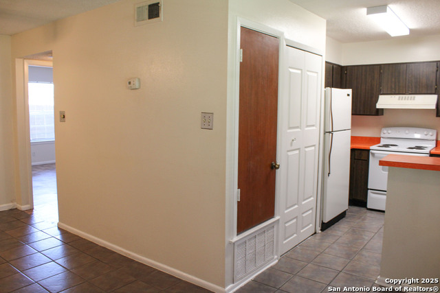 Image 7 of 45 For 923 Vance Jackson  1007