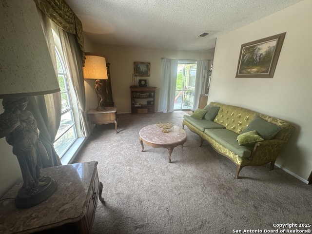 Image 12 of 39 For 322 Glenview W