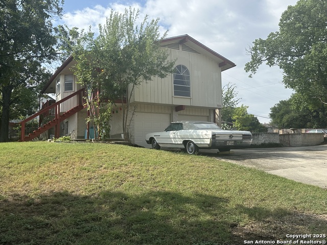 Image 2 of 39 For 322 Glenview W