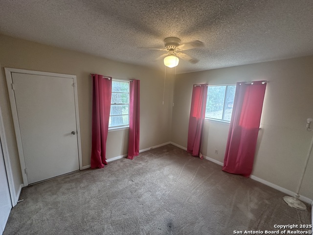 Image 24 of 39 For 322 Glenview W