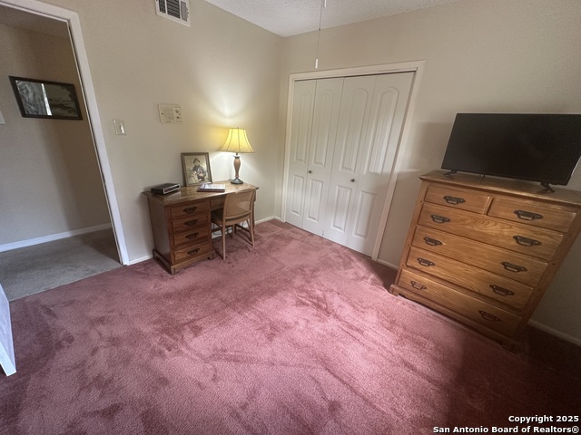 Image 29 of 39 For 322 Glenview W