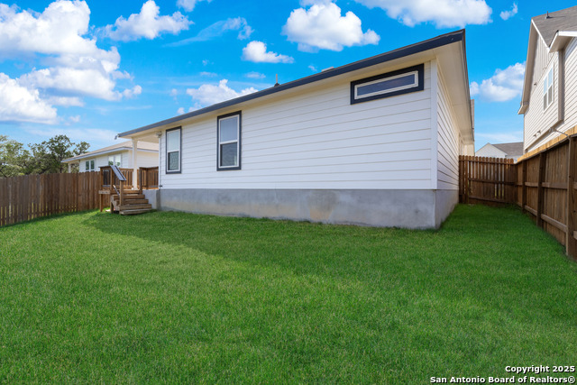 Listing photo id 21 for 21220 Cobbles Loop