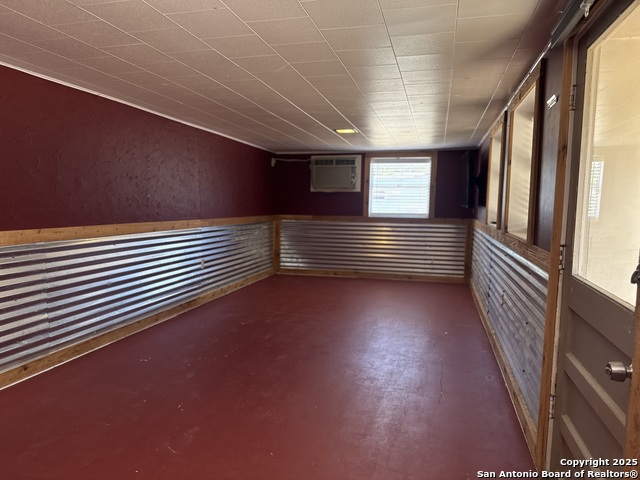 Image 18 of 21 For 3058 Westview