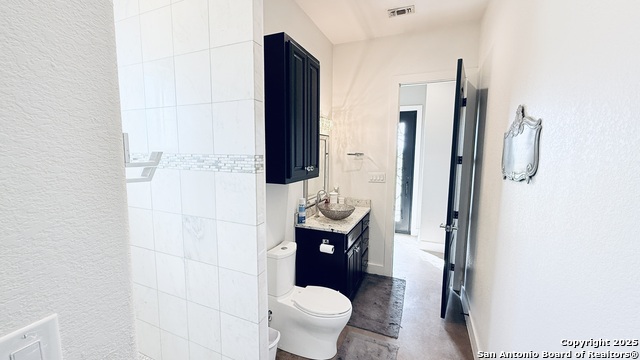 Listing photo id 10 for 4947 Fm 2200 S