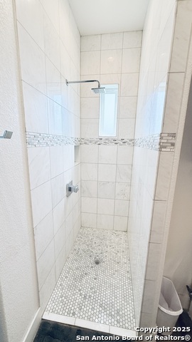 Listing photo id 11 for 4947 Fm 2200 S