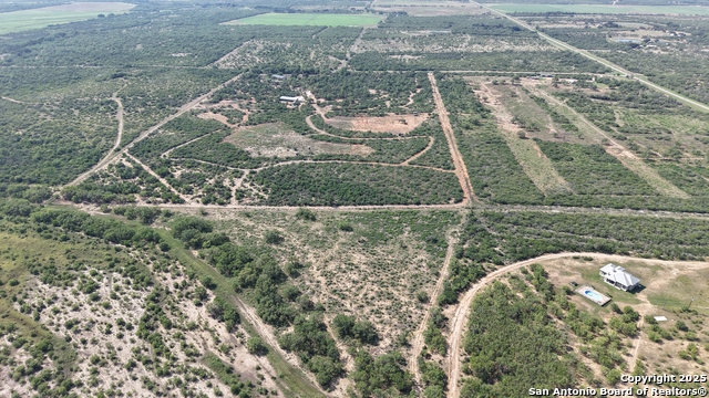 Listing photo id 18 for 4947 Fm 2200 S