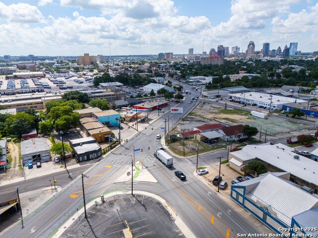 Listing photo id 2 for 154 Fredericksburg 102