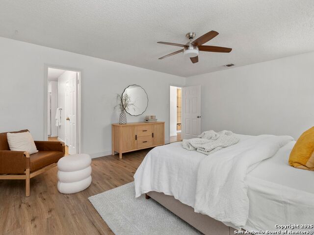 Image 21 of 49 For 16430 Bulverde Pt