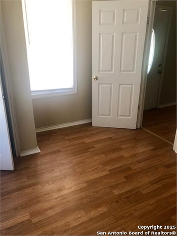 Image 5 of 8 For 413 Hackberry N