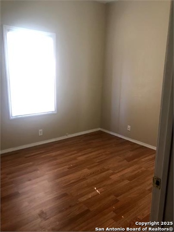 Image 6 of 8 For 413 Hackberry N