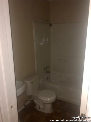 Image 7 of 8 For 413 Hackberry N