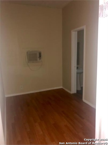 Image 8 of 8 For 413 Hackberry N