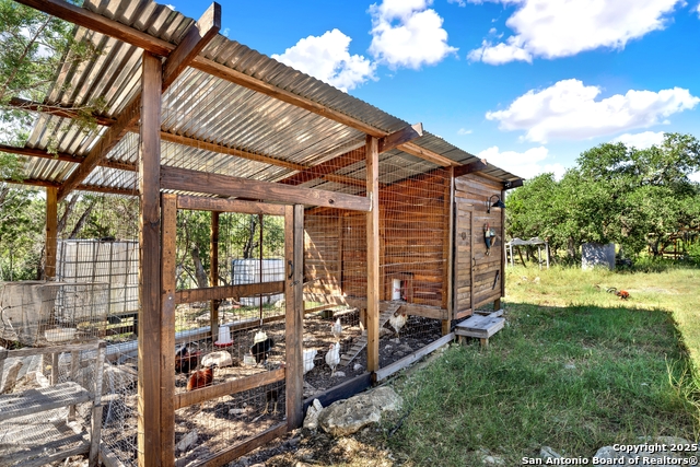 Listing photo id 21 for 683 County Road 242