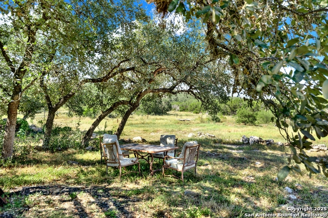 Listing photo id 23 for 683 County Road 242