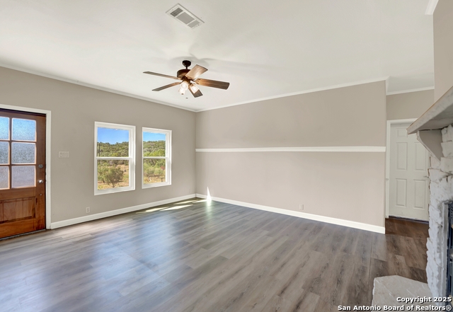 Listing photo id 5 for 683 County Road 242