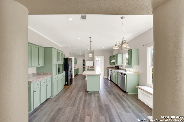 Listing photo id 7 for 683 County Road 242