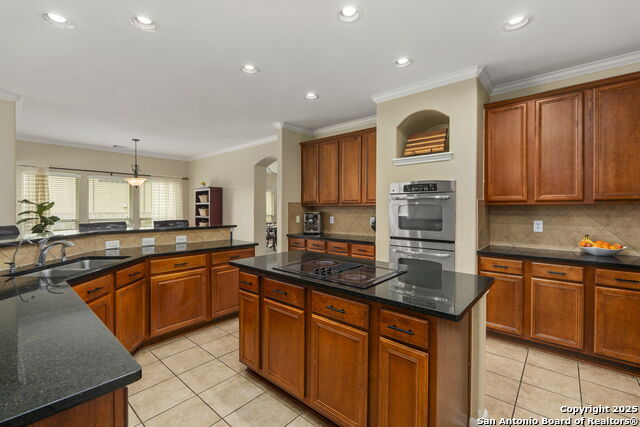 Image 5 of 40 For 16106 Ponderosa Pass