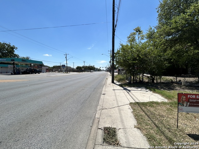 Listing photo id 2 for 517 General Mcmullen