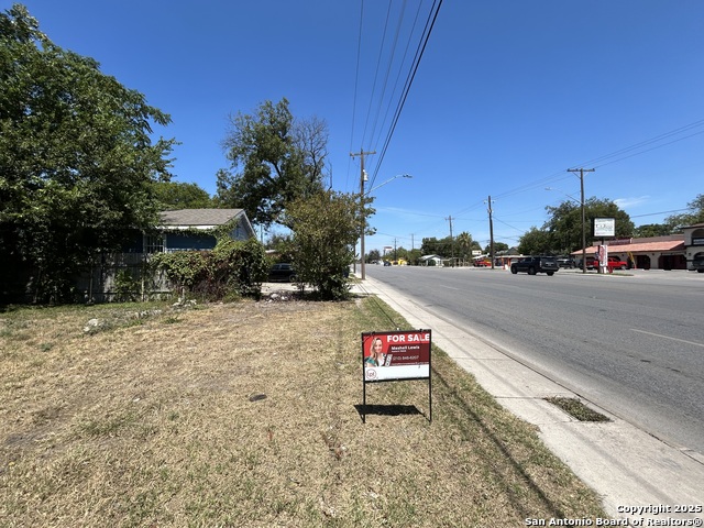 Listing photo id 3 for 517 General Mcmullen