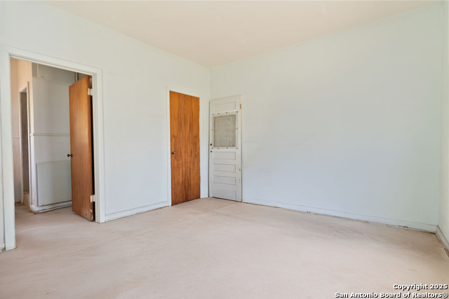 Image 36 of 39 For 201 Lynwood W